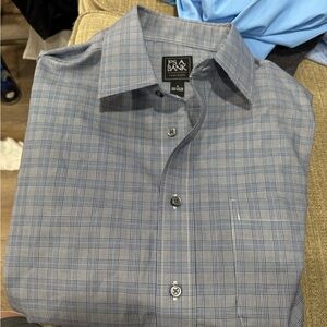 Men's dress shirt
Jos A Bank